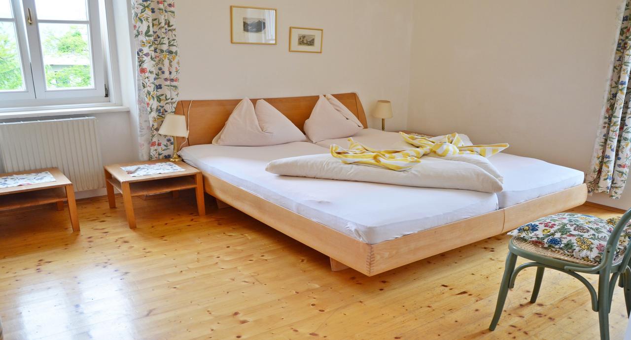 Hotel Seehof Maria Wörth Стая снимка
